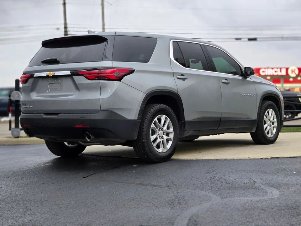 2023 Chevrolet Traverse - Image 7 of 12