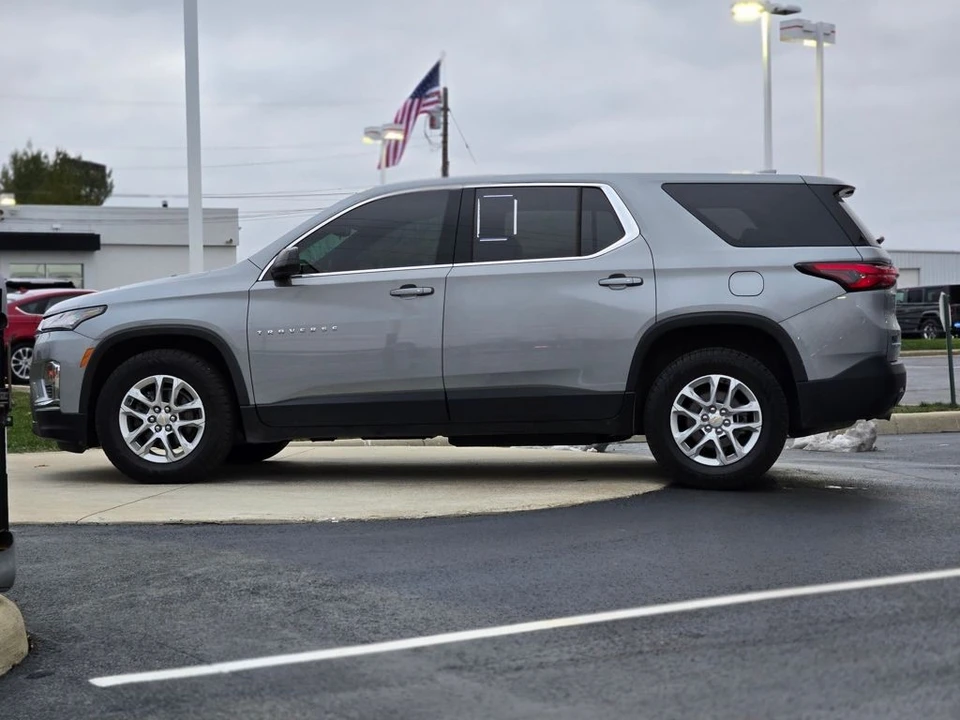 2023 Chevrolet Traverse - Image 4 of 12