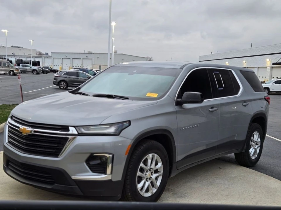 2023 Chevrolet Traverse - Image 3 of 12