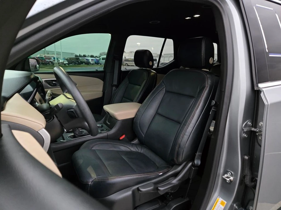 2023 Chevrolet Traverse - Image 11 of 12