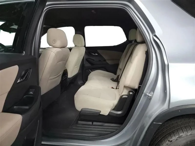 2023 Chevrolet Traverse - Image 10 of 12