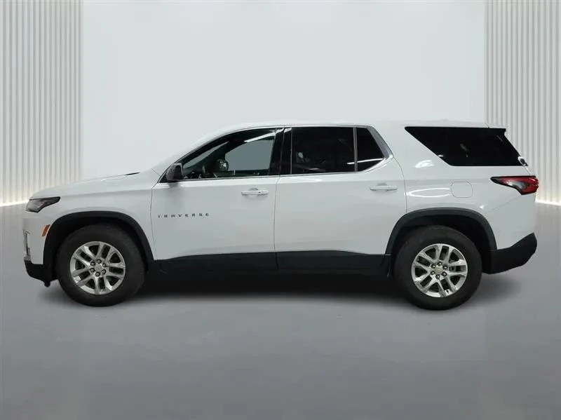 2023 Chevrolet Traverse - Image 2 of 12