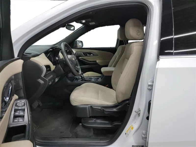 2023 Chevrolet Traverse - Image 9 of 12
