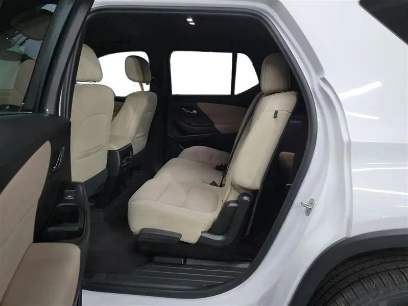 2023 Chevrolet Traverse - Image 10 of 12
