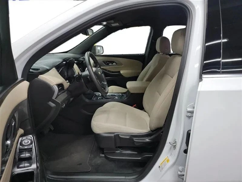 2023 Chevrolet Traverse - Image 9 of 12
