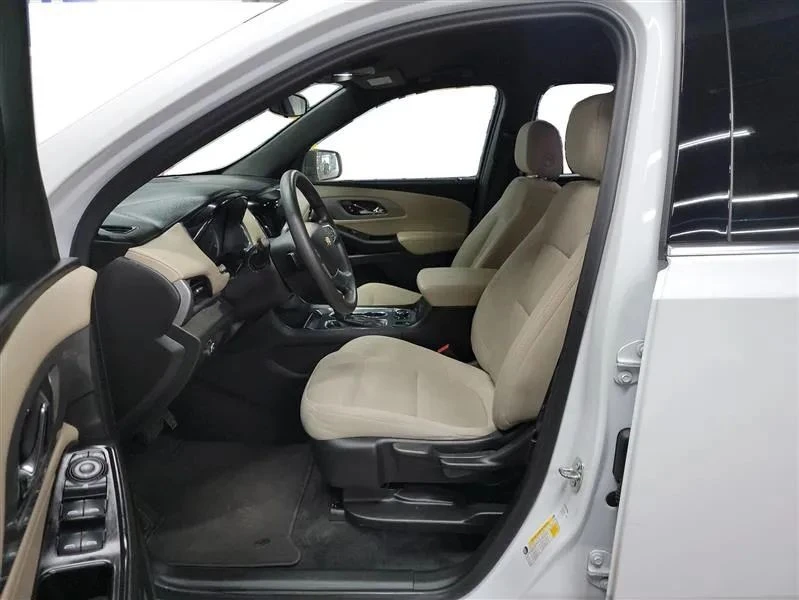 2023 Chevrolet Traverse - Image 9 of 12