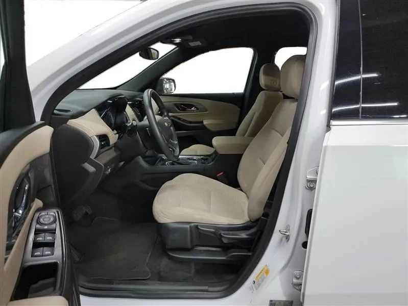 2023 Chevrolet Traverse - Image 9 of 12
