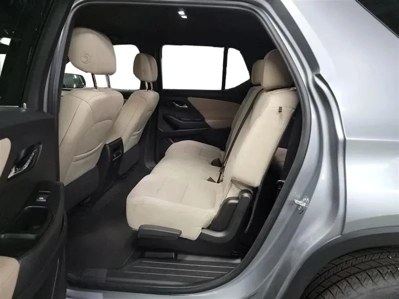 2023 Chevrolet Traverse - Image 10 of 12