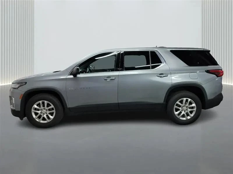2023 Chevrolet Traverse - Image 2 of 12