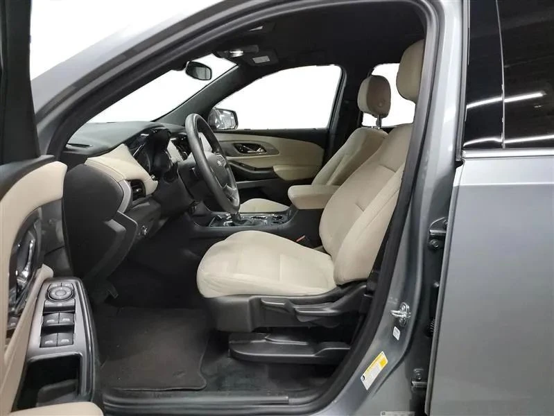 2023 Chevrolet Traverse - Image 9 of 12