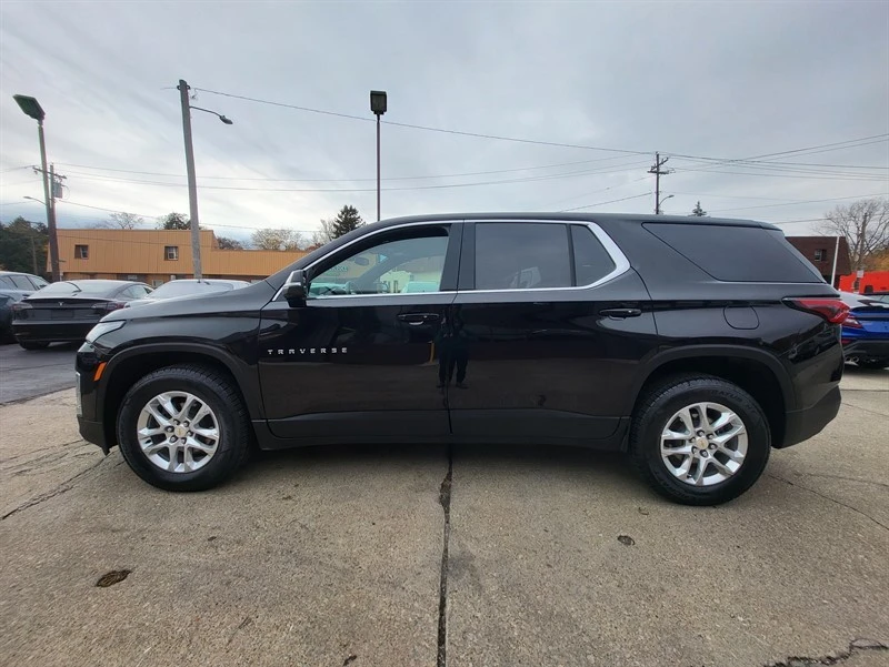 2023 Chevrolet Traverse - Image 4 of 18