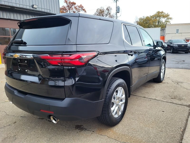 2023 Chevrolet Traverse - Image 7 of 18