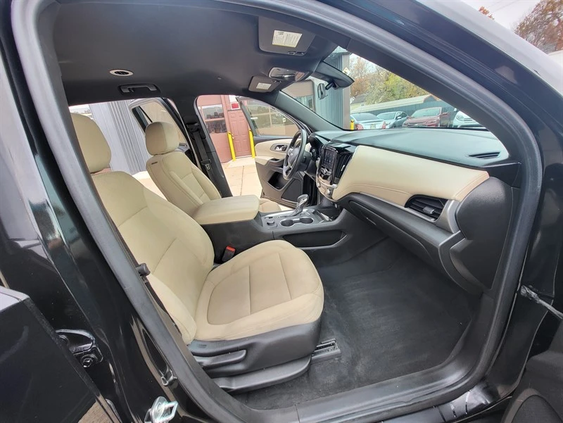 2023 Chevrolet Traverse - Image 12 of 18