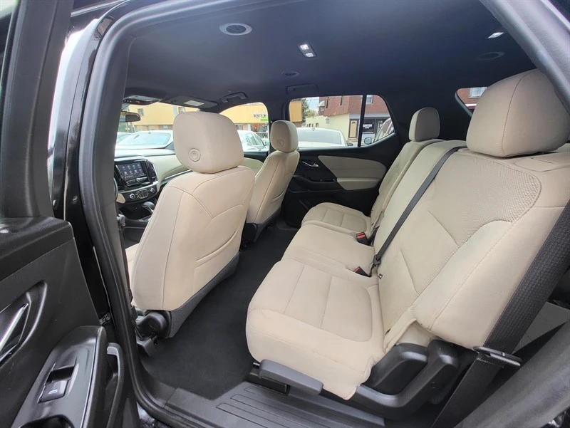 2023 Chevrolet Traverse - Image 10 of 18