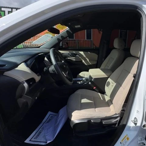 2023 Chevrolet Traverse - Image 12 of 17