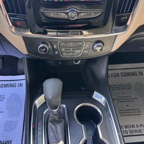 2023 Chevrolet Traverse - Image 15 of 17