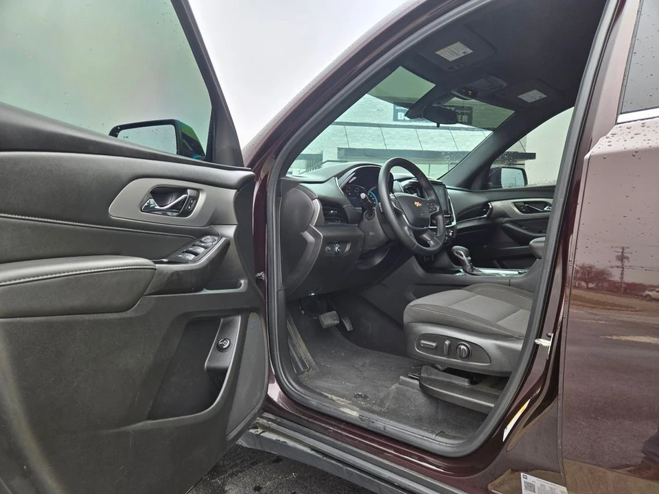 2023 Chevrolet Traverse - Image 9 of 12