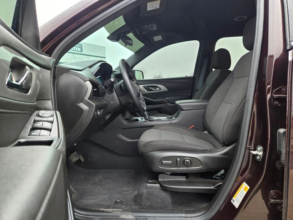 2023 Chevrolet Traverse - Image 10 of 12