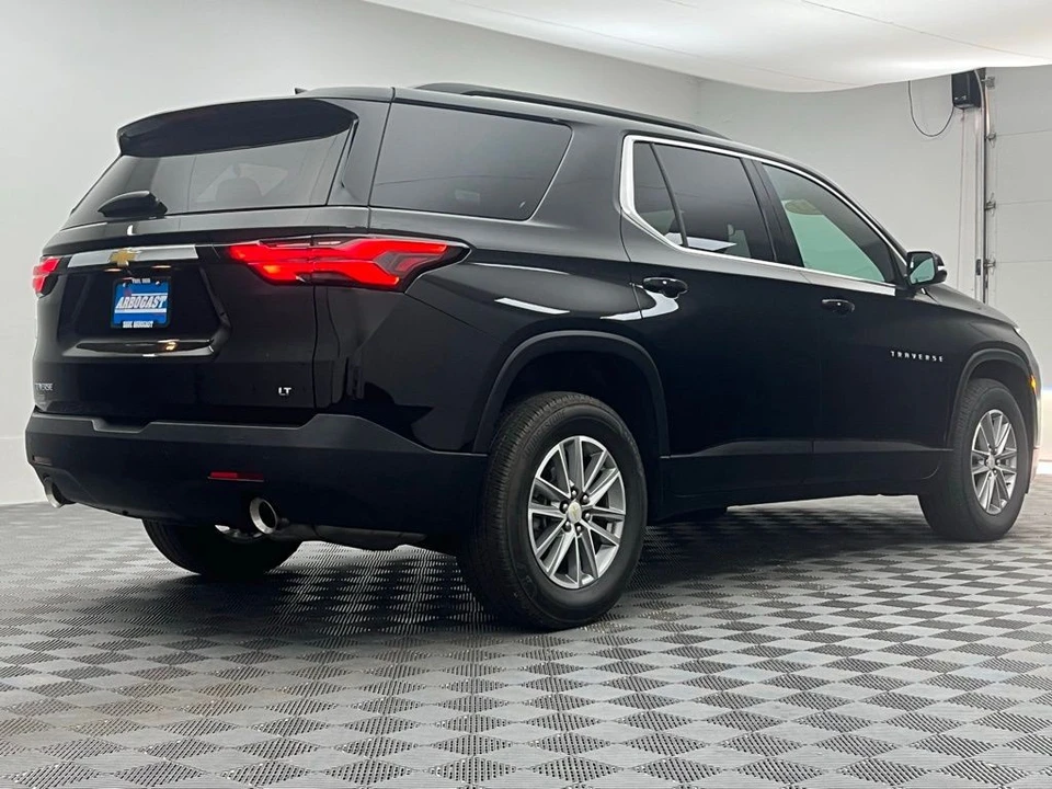 2023 Chevrolet Traverse - Image 8 of 12