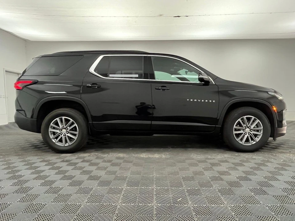 2023 Chevrolet Traverse - Image 7 of 12