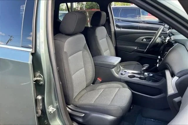 2023 Chevrolet Traverse - Image 10 of 12