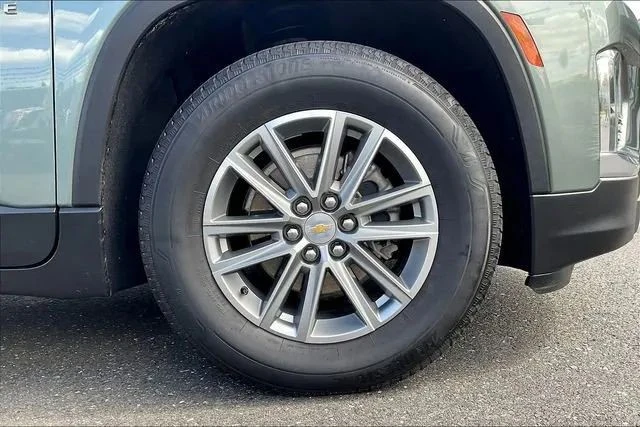 2023 Chevrolet Traverse - Image 11 of 12