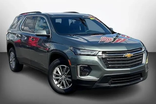 2023 Chevrolet Traverse - Image 2 of 12
