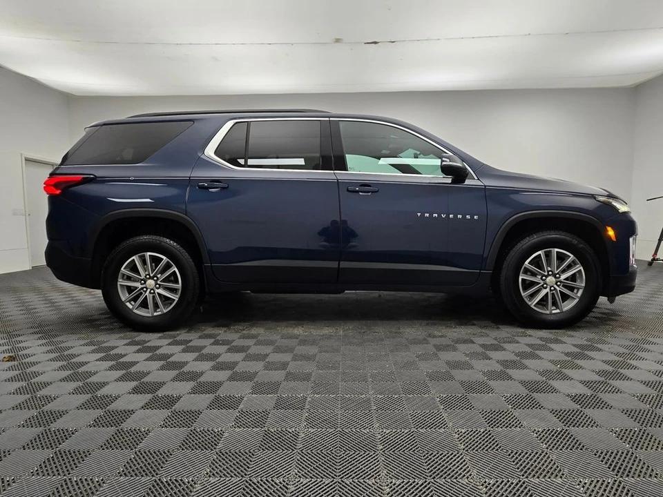 2023 Chevrolet Traverse - Image 11 of 12