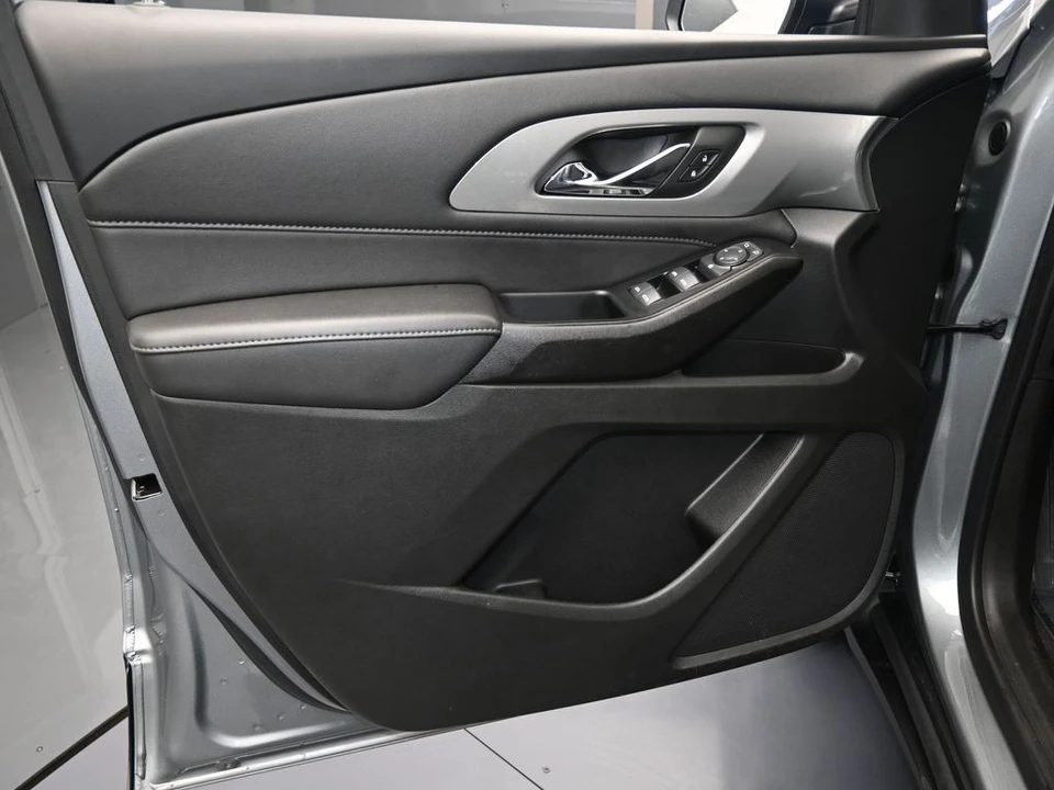 2023 Chevrolet Traverse - Image 11 of 12