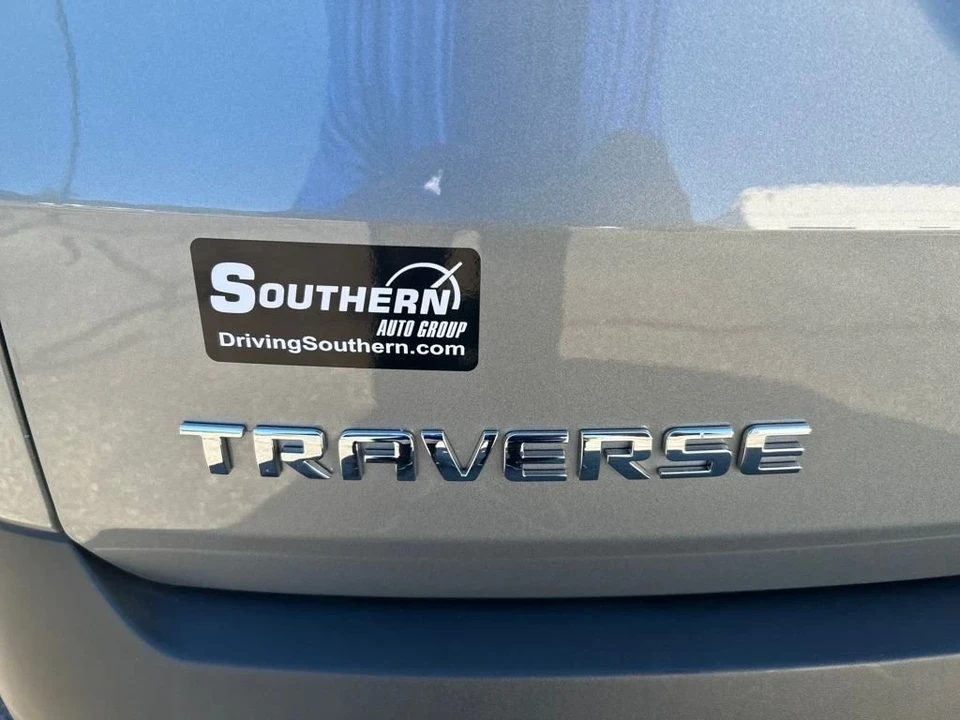 2023 Chevrolet Traverse - Image 10 of 12