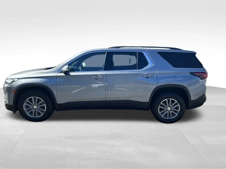 2023 Chevrolet Traverse - Image 2 of 12