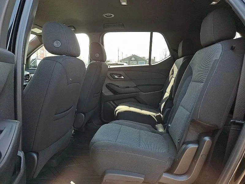 2023 Chevrolet Traverse - Image 11 of 12