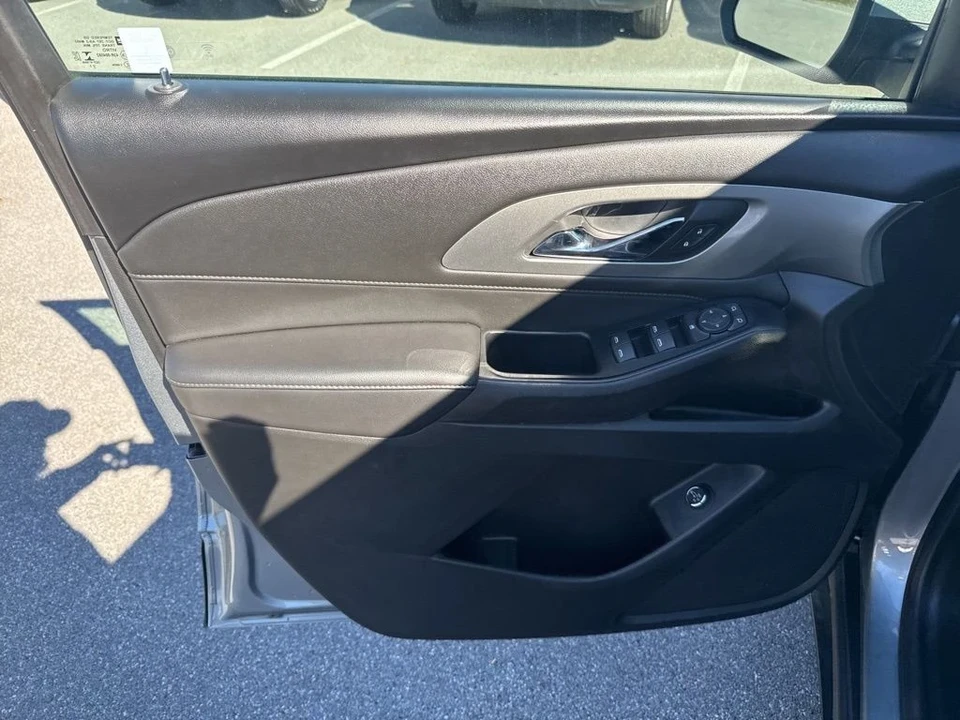 2023 Chevrolet Traverse - Image 11 of 12