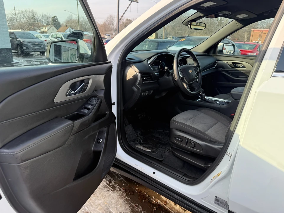 2023 Chevrolet Traverse - Image 9 of 20