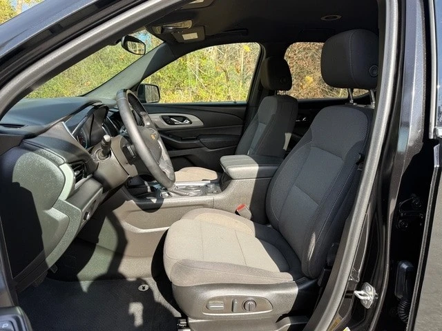 2023 Chevrolet Traverse - Image 11 of 12