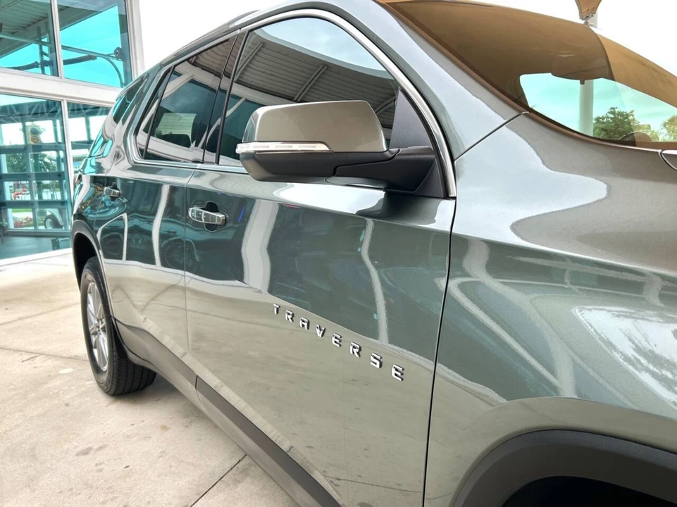 2023 Chevrolet Traverse - Image 17 of 21