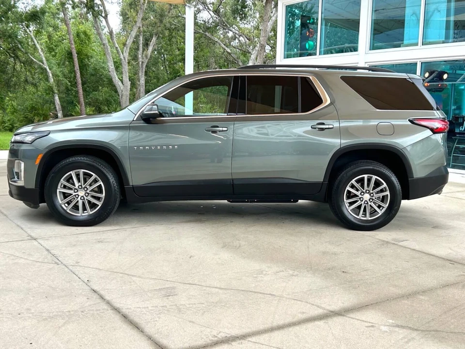2023 Chevrolet Traverse - Image 9 of 12