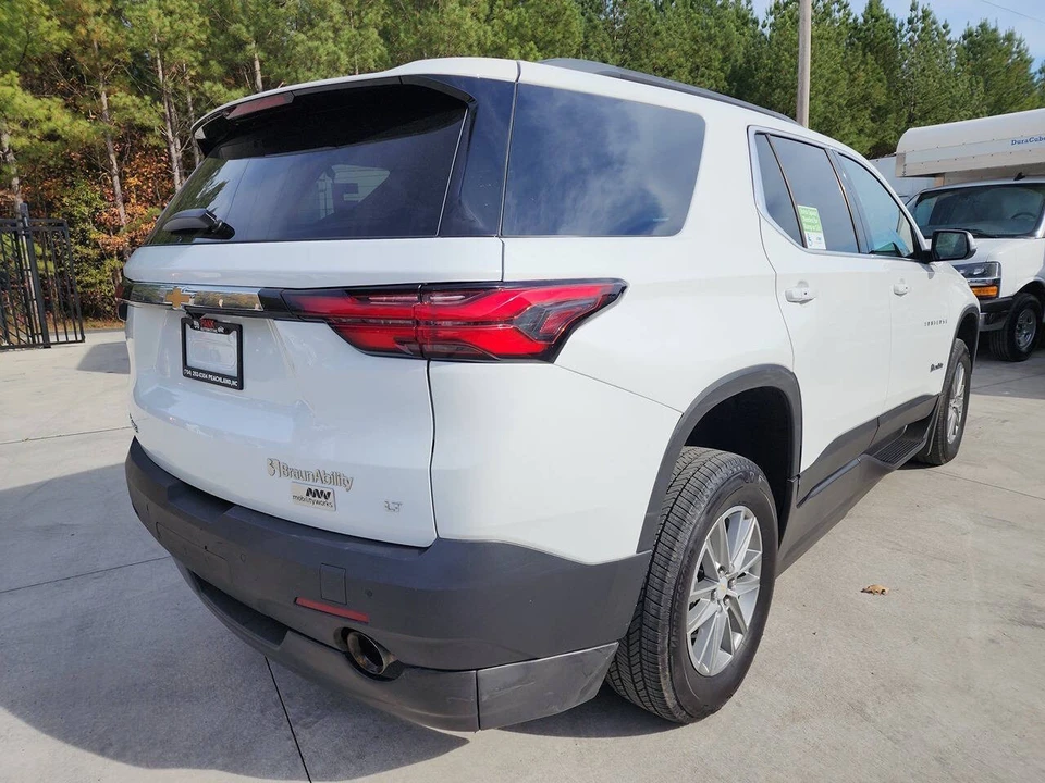 2023 Chevrolet Traverse - Image 7 of 21