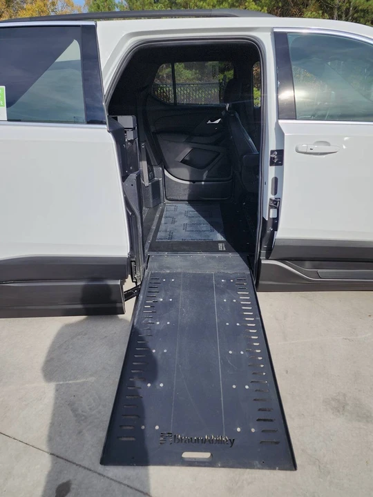 2023 Chevrolet Traverse - Image 18 of 21
