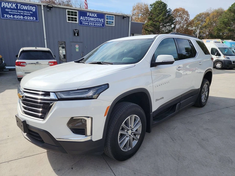 2023 Chevrolet Traverse - Image 3 of 21