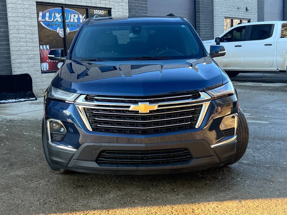 2023 Chevrolet Traverse - Image 2 of 21