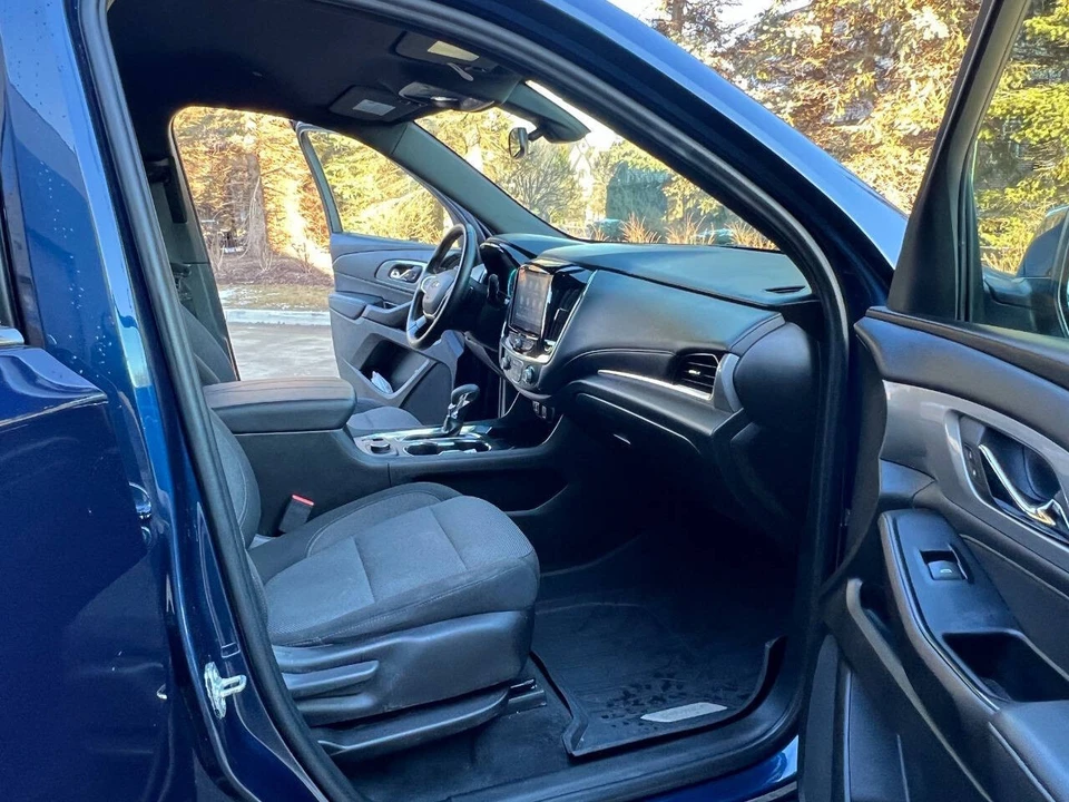 2023 Chevrolet Traverse - Image 17 of 21