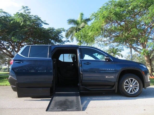 2023 Chevrolet Traverse - Image 3 of 12