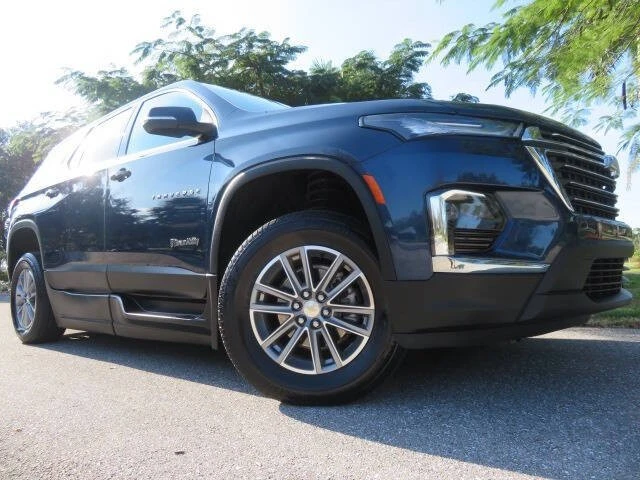 2023 Chevrolet Traverse - Image 4 of 12