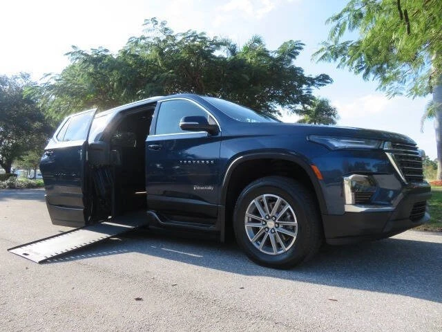 2023 Chevrolet Traverse - Image 2 of 12