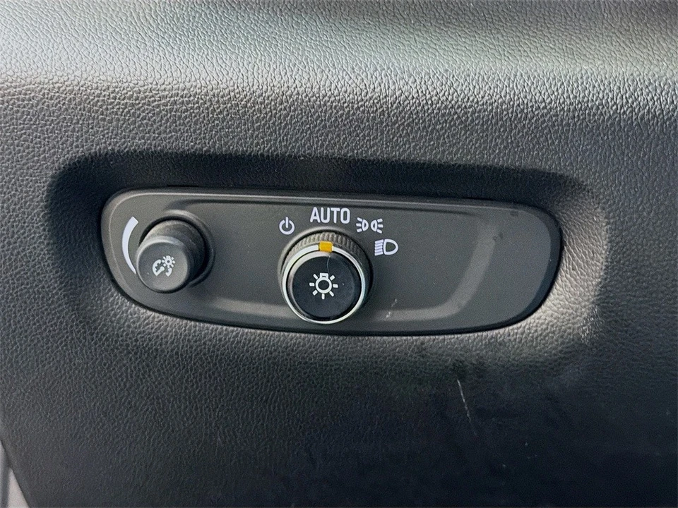 2023 Chevrolet Traverse - Image 11 of 12