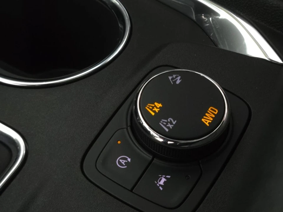 2023 Chevrolet Traverse - Image 11 of 12