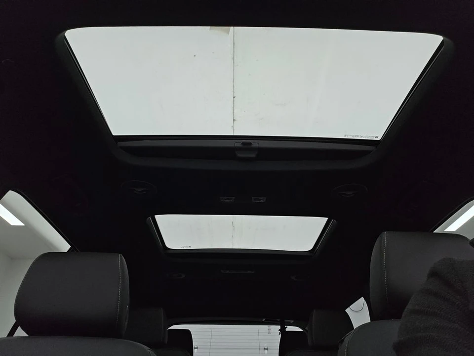 2023 Chevrolet Traverse - Image 3 of 12