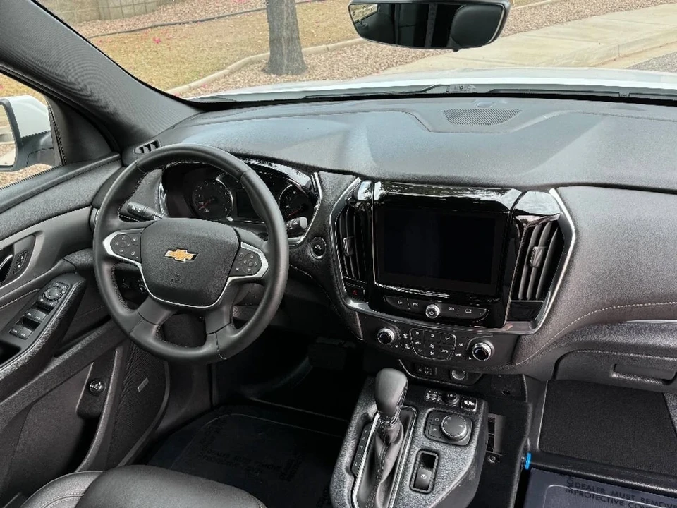 2023 Chevrolet Traverse - Image 4 of 15