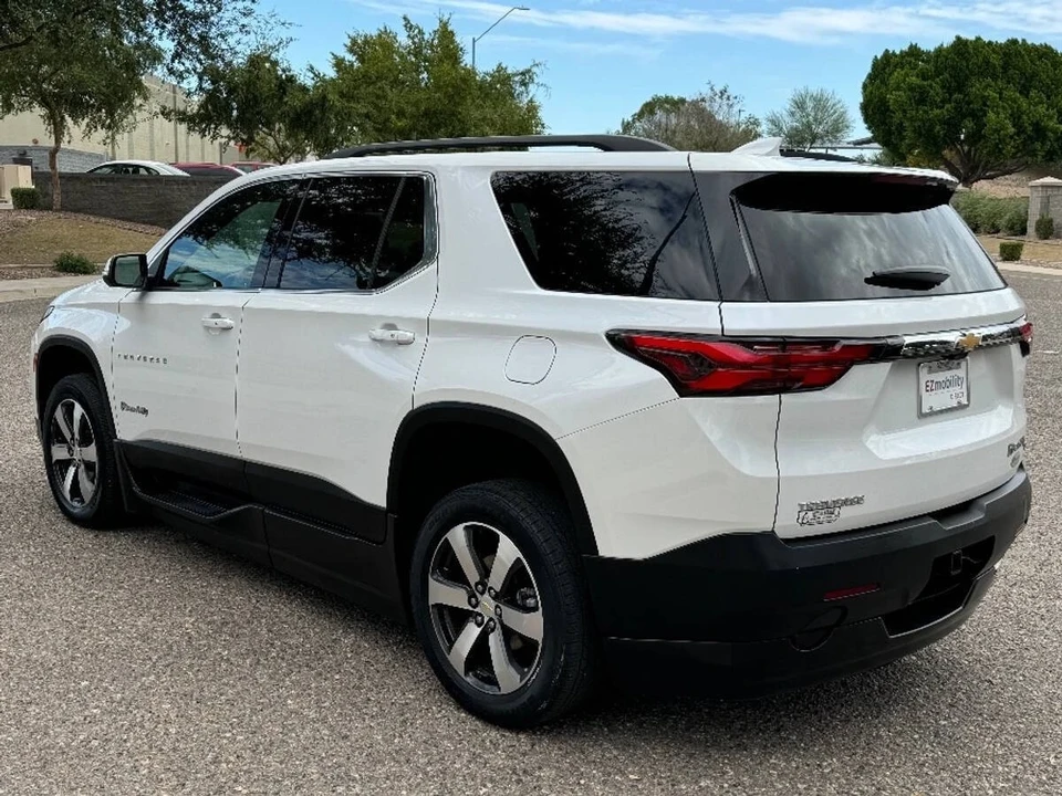 2023 Chevrolet Traverse - Image 12 of 15